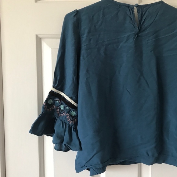 3/$15 Blue rain boho blue 3/4 ruffle sleeve top (T1) - Picture 6 of 9